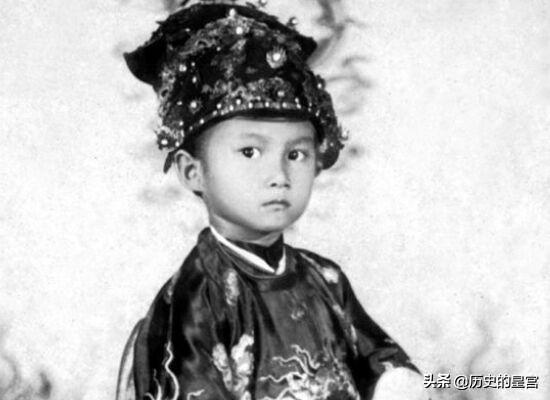 阮朝末代皇太子，年仅9岁随母后流亡法国，每天都想着回越南复国